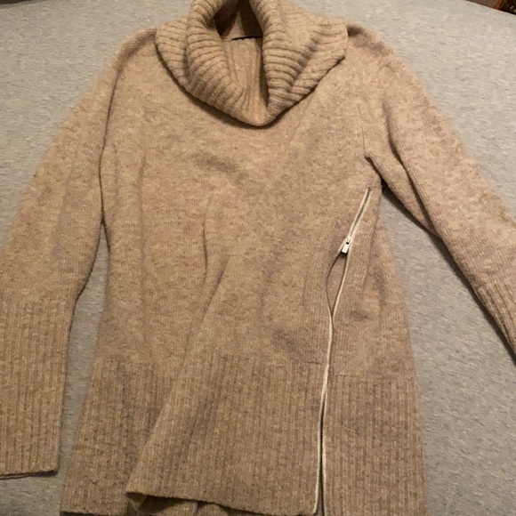 Long sleeve Turtle neck - Picture 2 of 2